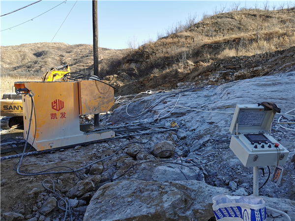 長(zhǎng)沙凱發(fā)超硬材料科技有限公司,長(zhǎng)沙礦山石材開采設(shè)備銷售,長(zhǎng)沙金剛石繩鋸機(jī)銷售,金剛石串珠繩生產(chǎn)銷售，水平鉆機(jī)生產(chǎn)銷售