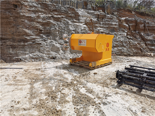 長(zhǎng)沙凱發(fā)超硬材料科技有限公司,長(zhǎng)沙礦山石材開采設(shè)備銷售,長(zhǎng)沙金剛石繩鋸機(jī)銷售,金剛石串珠繩生產(chǎn)銷售，水平鉆機(jī)生產(chǎn)銷售