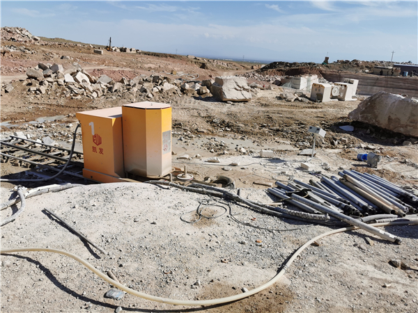 長(zhǎng)沙凱發(fā)超硬材料科技有限公司,長(zhǎng)沙礦山石材開采設(shè)備銷售,長(zhǎng)沙金剛石繩鋸機(jī)銷售,金剛石串珠繩生產(chǎn)銷售，水平鉆機(jī)生產(chǎn)銷售